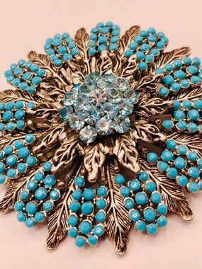 Vintage Floral Brooch Pin Faux Turquoise -49B